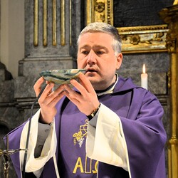 die neue HOSTIENSCHALE